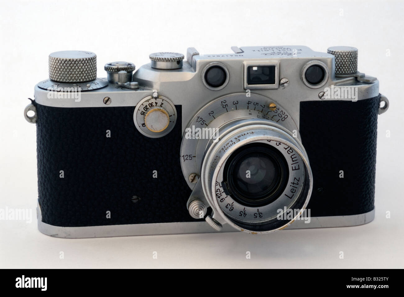 Leica IIIc telémetro clásico con Elmar lente de cámara Foto de stock
