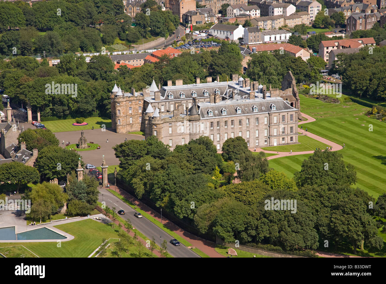 Jardines del palacio holyroodhouse fotografías e imágenes de alta