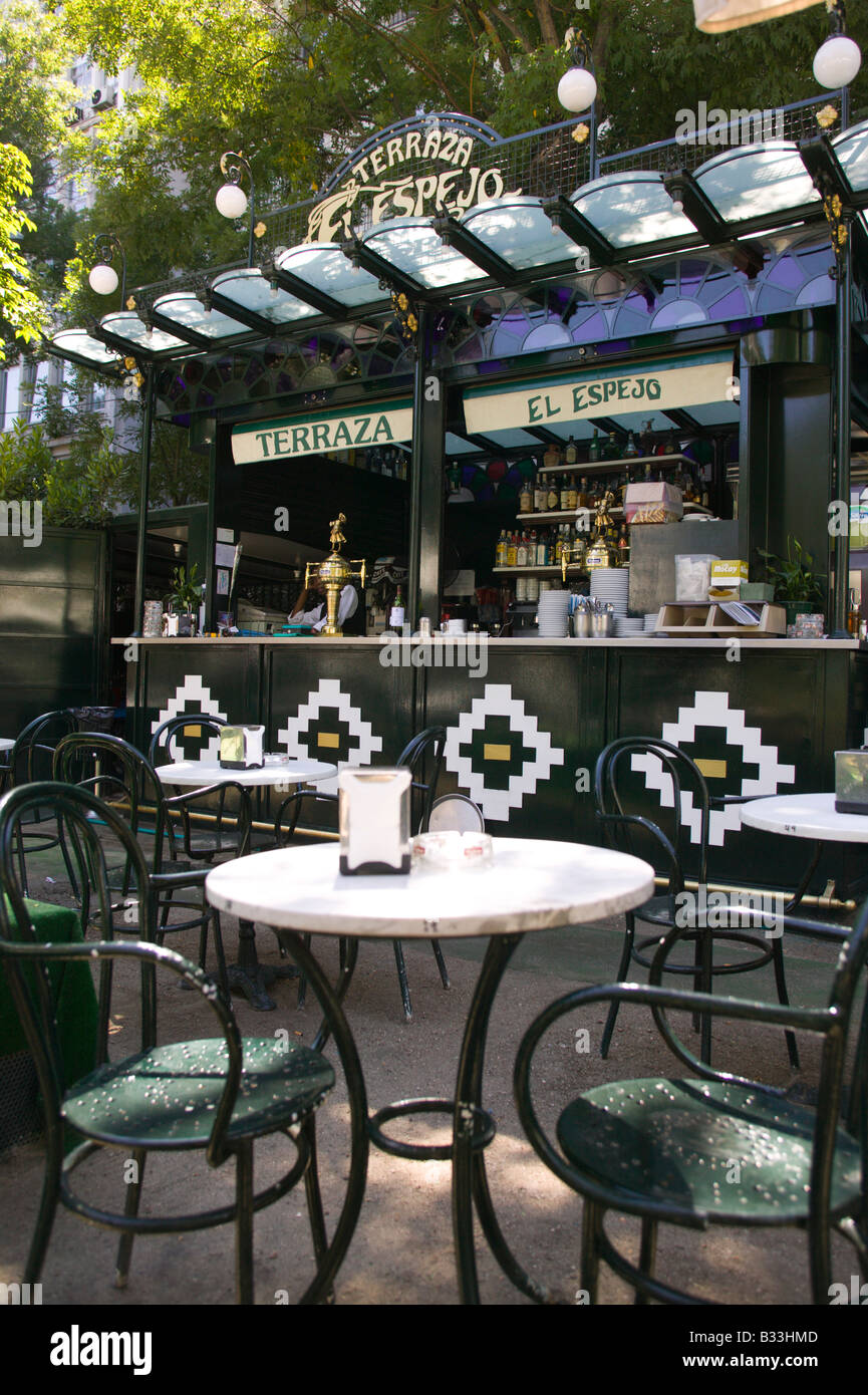 Cafetería Terraza el espejo Madrid España Fotografía de stock - Alamy