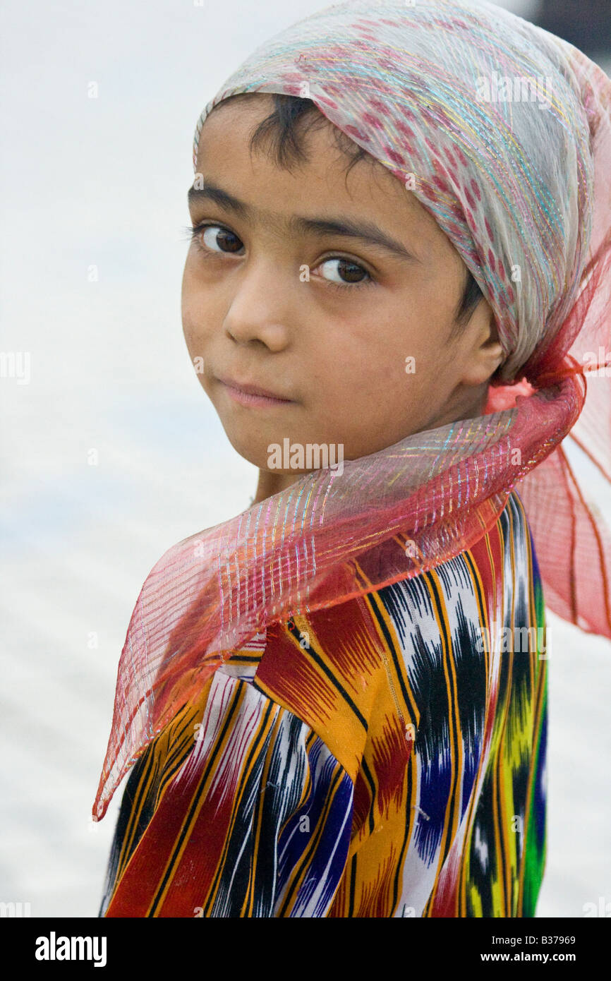 Xinjiang China Young Uyghur Girl Fotografías E Imágenes De Alta