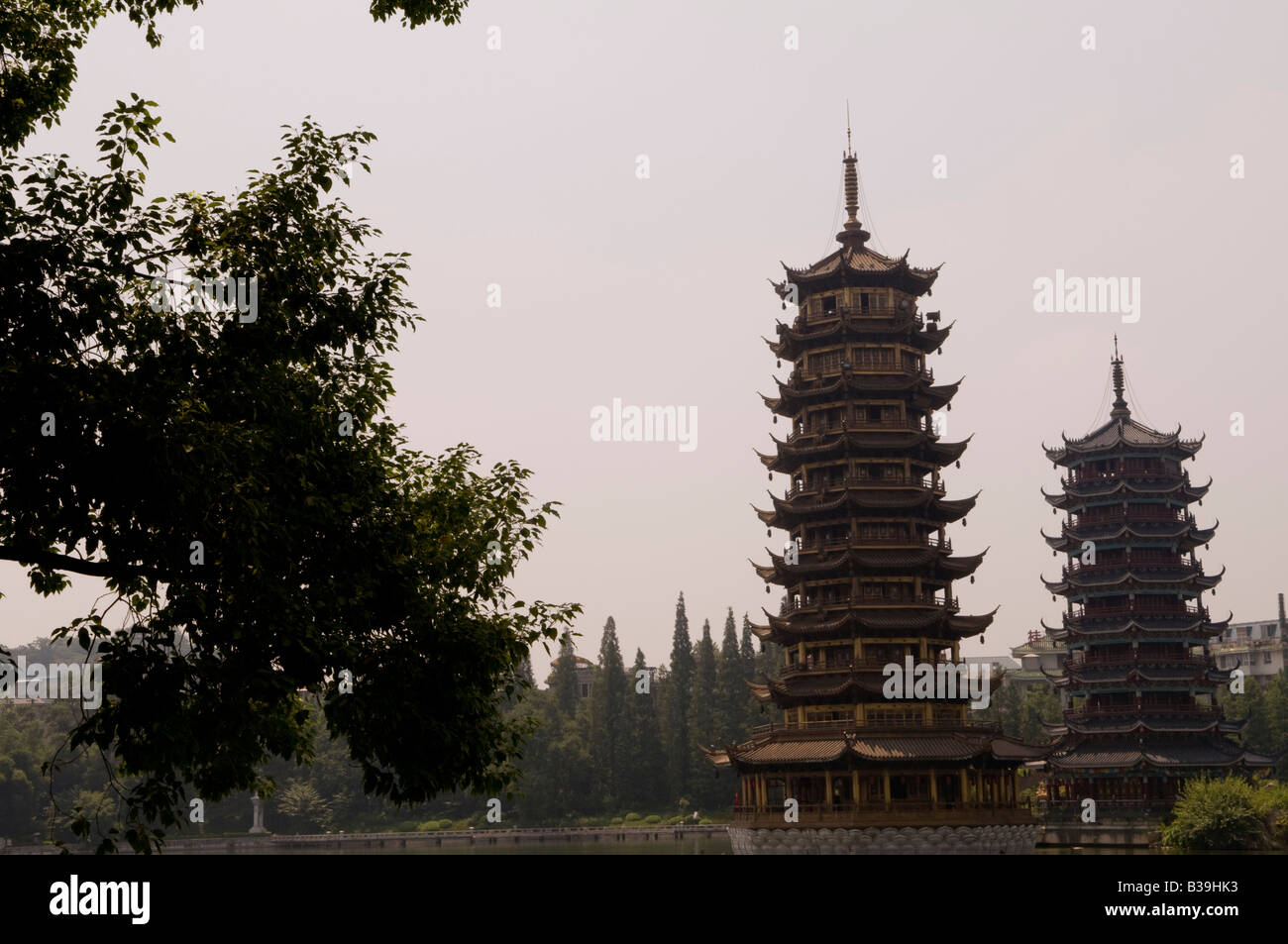 Hermosas Pagodas en Guilin, China Foto de stock