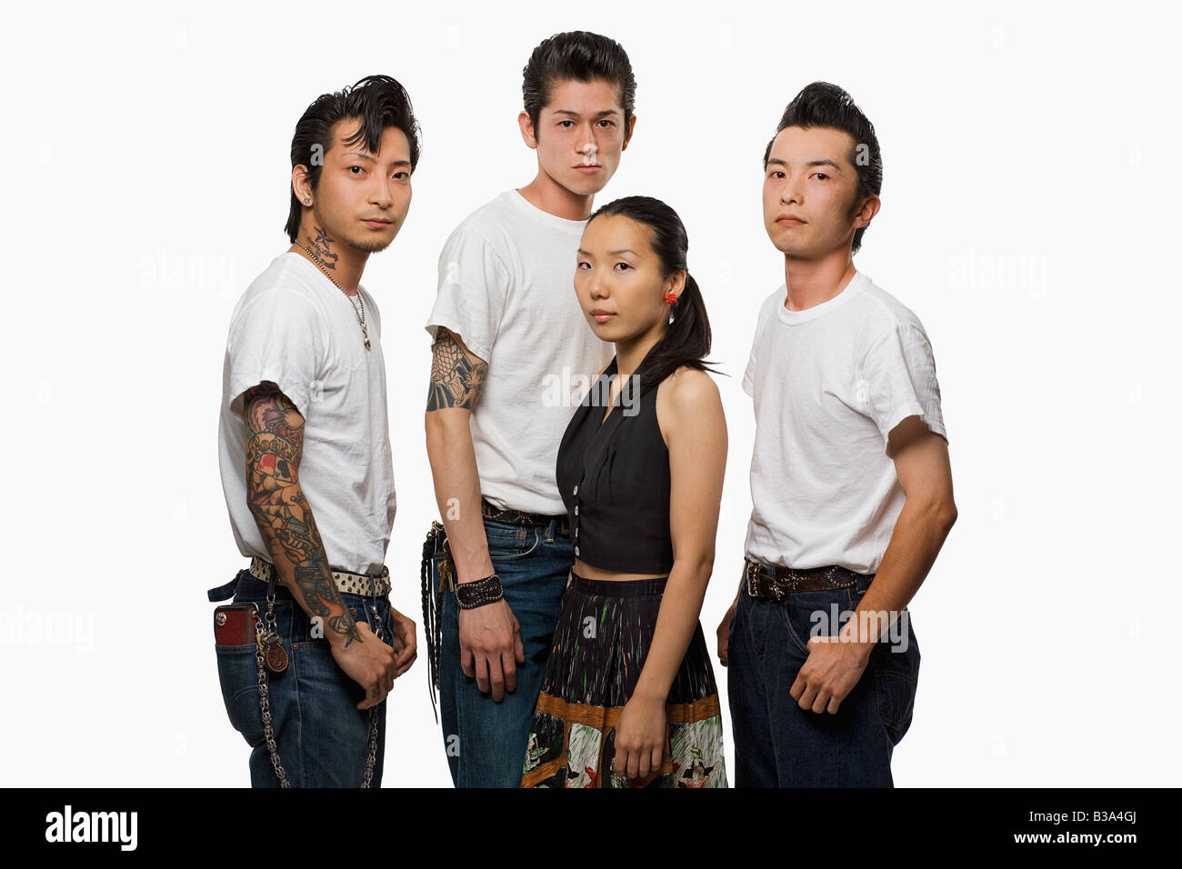 Grupo de amigos en Asia ropa rockabilly Fotografía de stock - Alamy