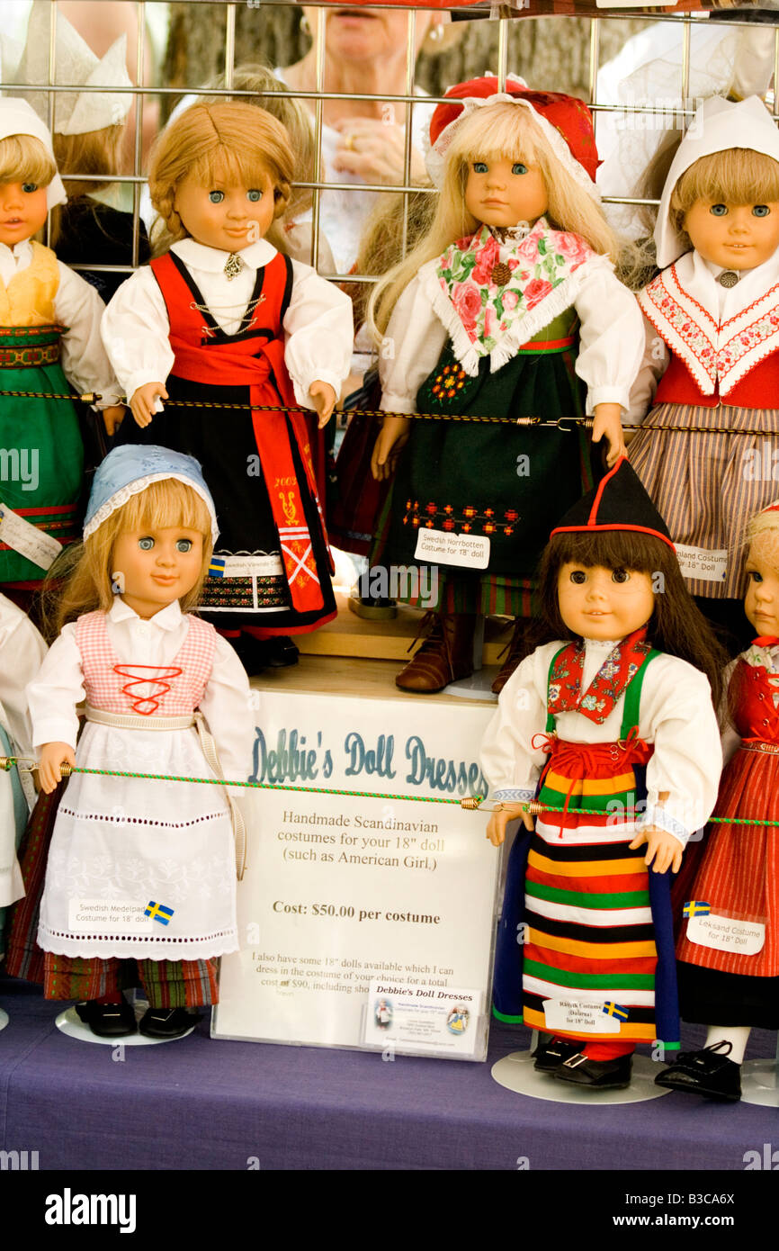 Artesanal escandinava sueca vestidos de muñeca. Día del Patrimonio sueco  Dag Svenskarnas Minnehaha Park de Minneapolis, Minnesota, EE.UU Fotografía  de stock - Alamy