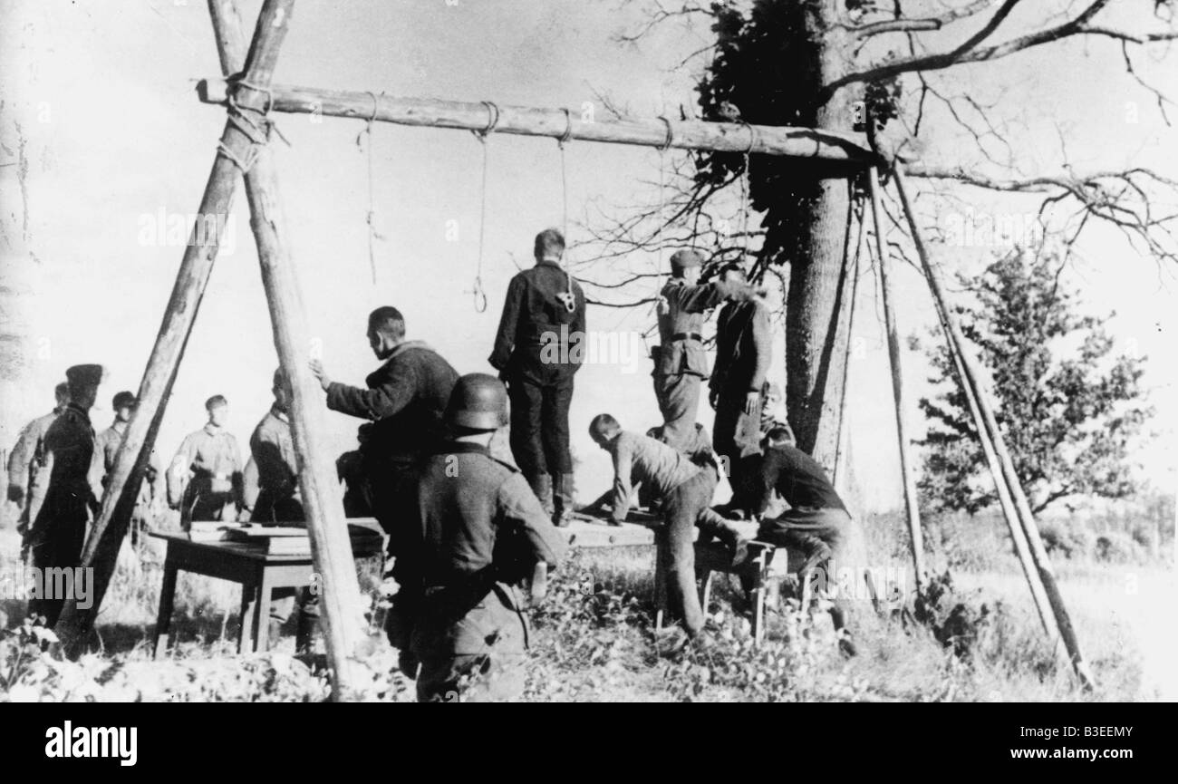 Ejecución de partisanos, Rusia / 1942 Foto de stock