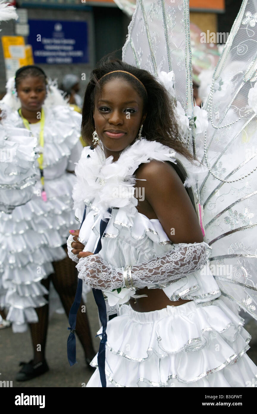 Disfraz de carnaval blanco fotografías e imágenes de alta resolución - Alamy