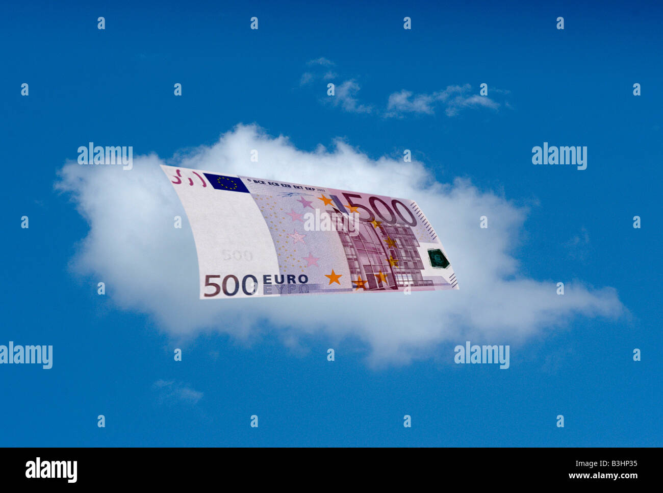 Fotomontaje de billetes en el cielo Foto de stock