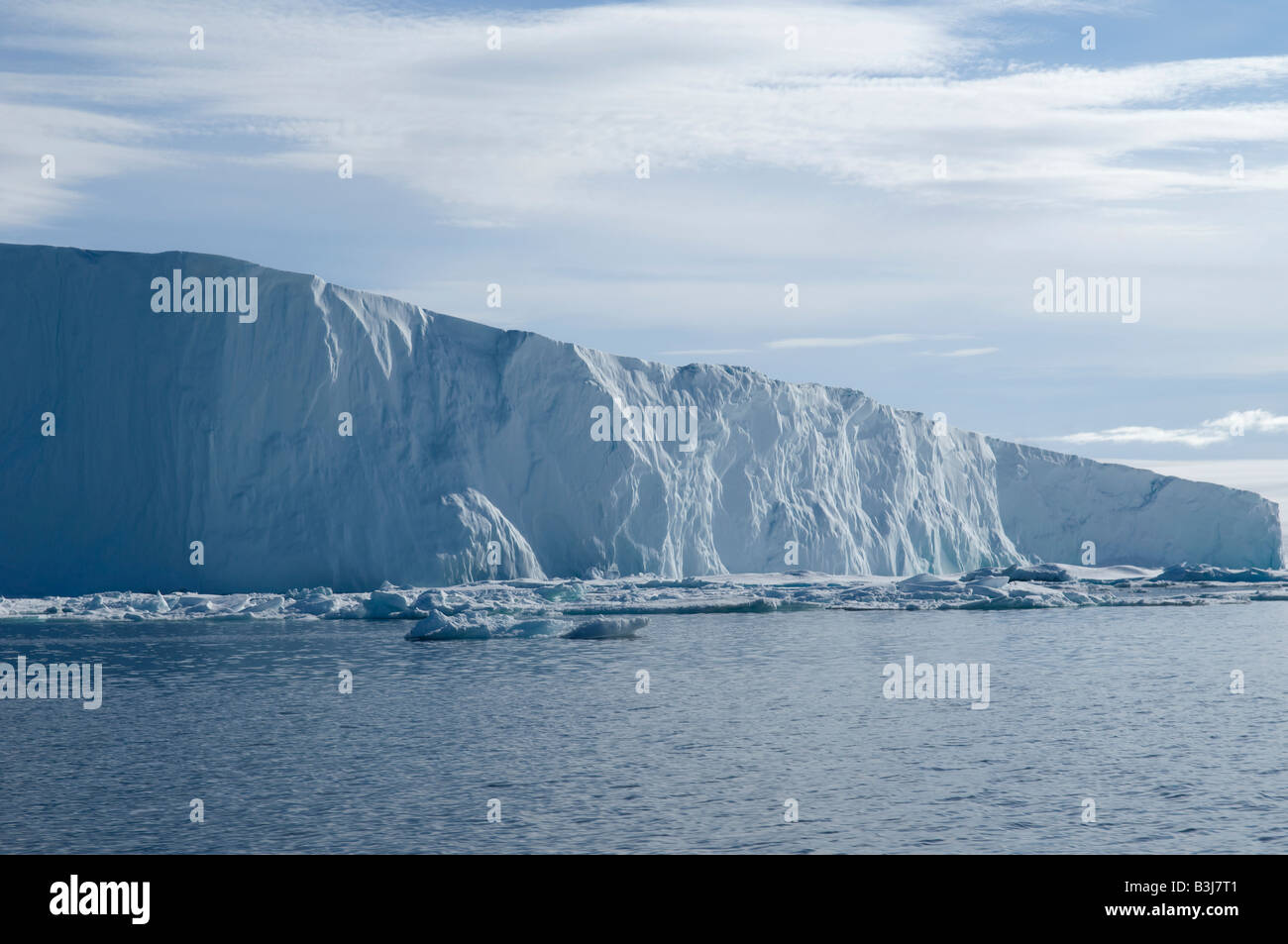Un Iceberg en Devons isla cercana a Devon la isla Norte Ártico Foto de stock