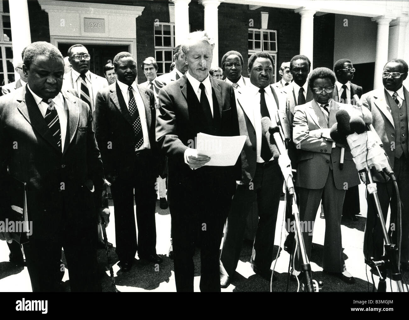 IAN SMITH anuncia una solución interna de Rhodesia del Sur en 1979 Foto de stock