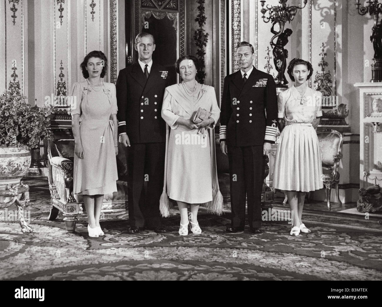 Compromiso matrimonial de la Princesa Isabel con el Príncipe Felipe en 1947 - véase la descripción a continuación para más detalles Foto de stock