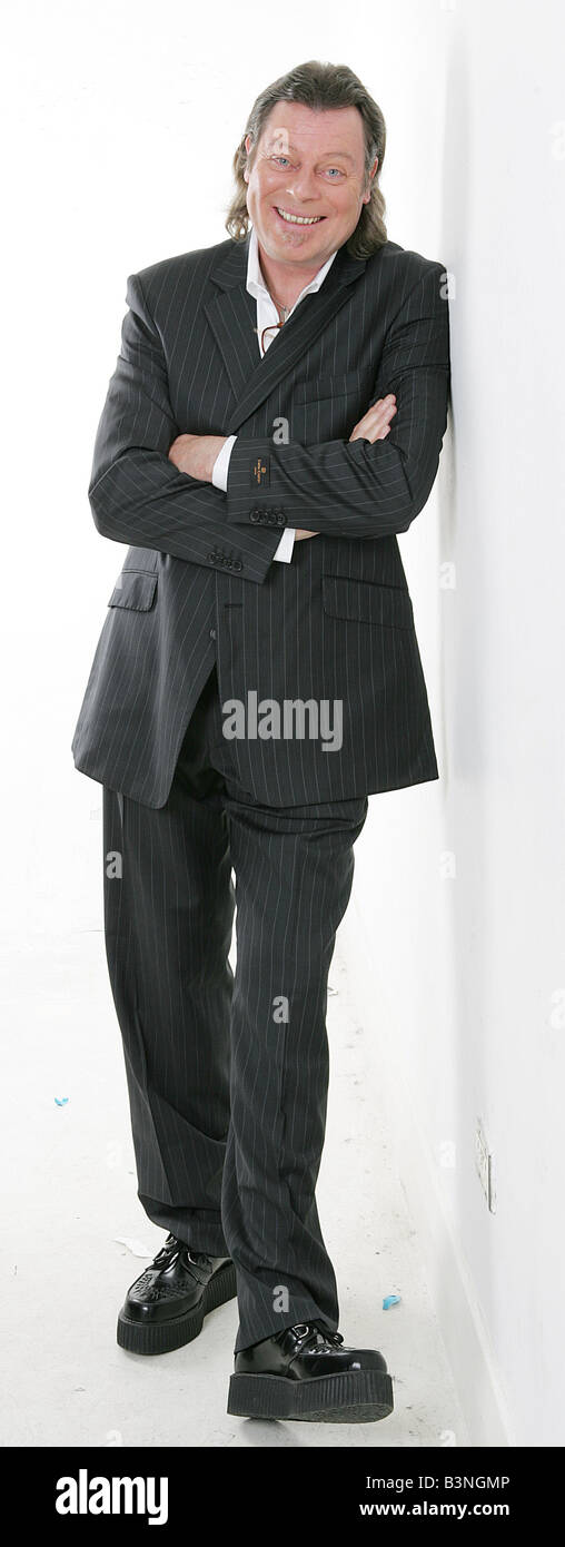 Eastenders actor David Spinks Marzo de 2005 vistiendo un traje Studio pix 2000s mirrorpix Foto de stock