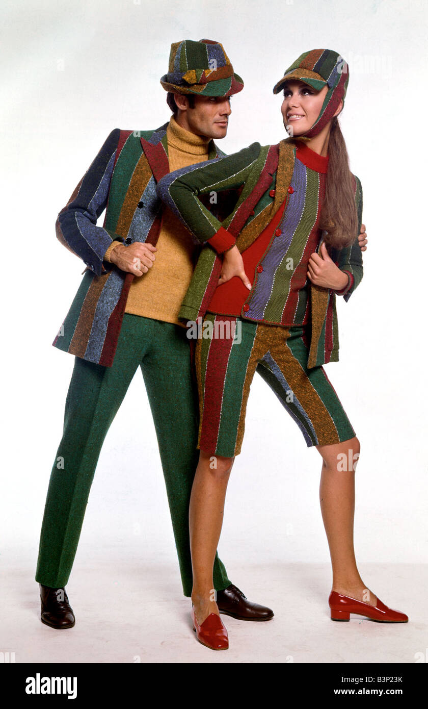 Adular fondo Canberra Su trajes de tweed por Ted Lapidus trajes de moda ropa de hombre y mujer par Agosto 1966 1960 Mirrorpix CF2885 1 8 1966 Fotografía de stock - Alamy Adular fondo Canberra Su trajes de tweed por Ted Lapidus trajes de moda ropa de hombre y mujer par Agosto 1966 1960 Mirrorpix CF2885 1 8 1966 Fotografía de stock - Alamy