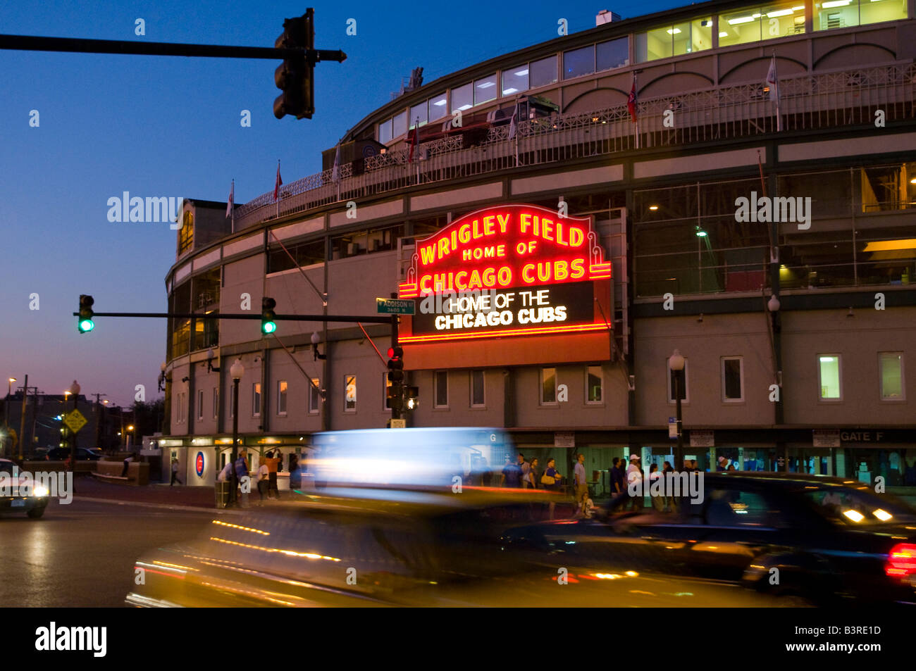 El Wrigley Field de Chicago cartel de neón histórico Foto de stock