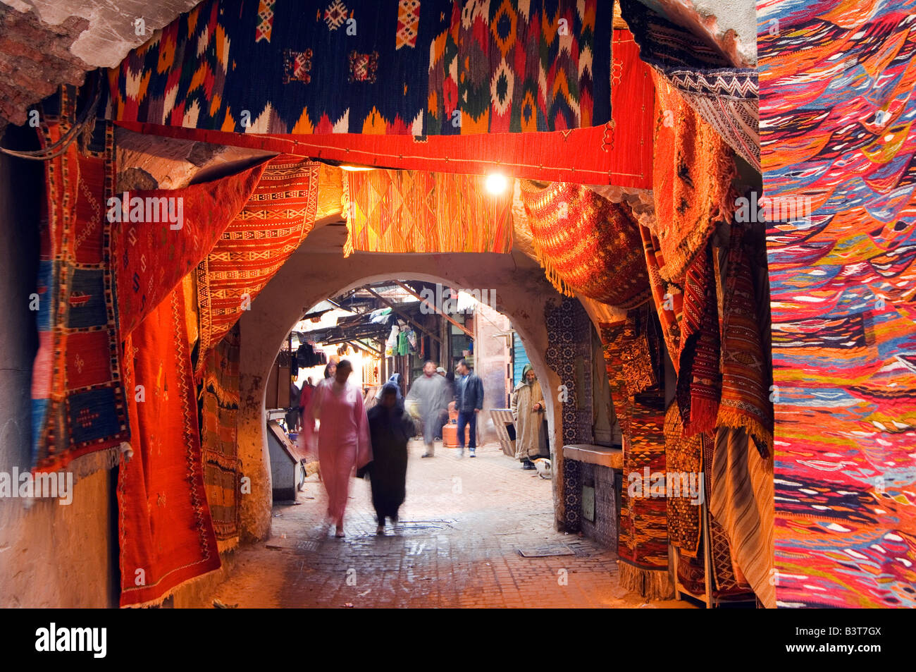 Marruecos, Marrakech, Djema El Fna. Medina de Marrakech mercado en lugar Djema El Fna. Foto de stock