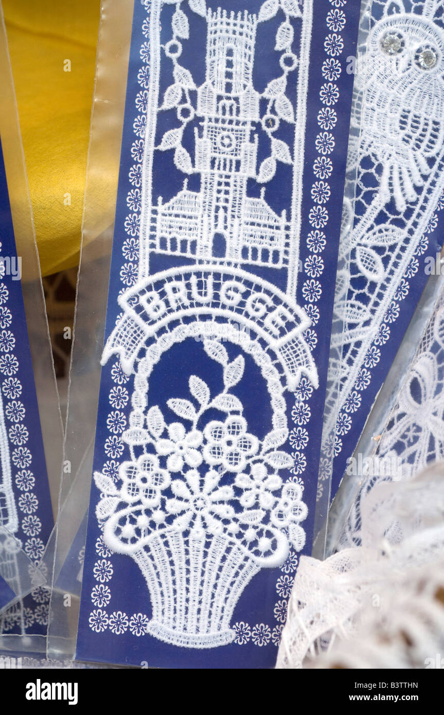 Bélgica, Brujas (aka Brug o Brujas). Sitio Heritige Mundial de la UNESCO. Mundialmente Famoso Bélgica Puntilla, handmade marcadores. Foto de stock