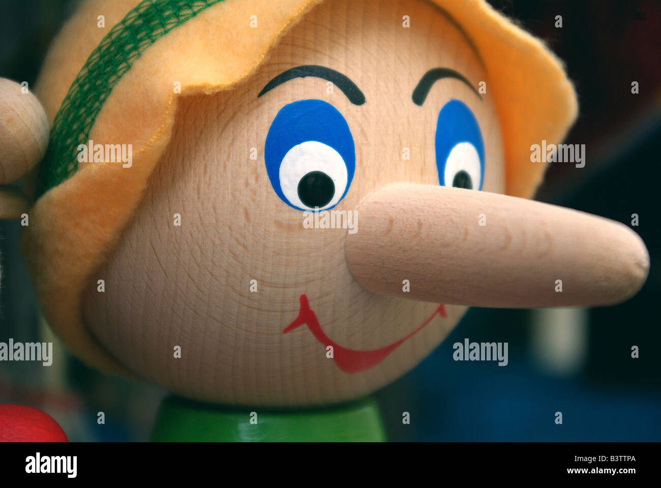 Pinocchio doll fotografías e imágenes de alta resolución - Página 8 - Alamy