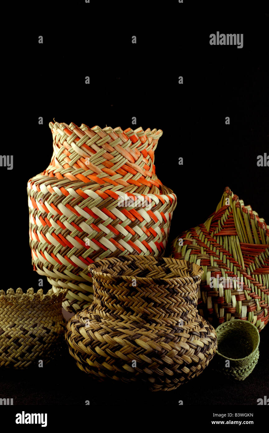 Mexico Estado De Chihuahua La Barranca Del Cobre Artesanias Indigenas Tarahumaras Cestas Tradicionales Liberados De La Propiedad Fotografia De Stock Alamy Mexico Estado De Chihuahua La Barranca Del Cobre Artesanias Indigenas Tarahumaras Cestas Tradicionales Liberados De La Propiedad Fotografia De Stock Alamy