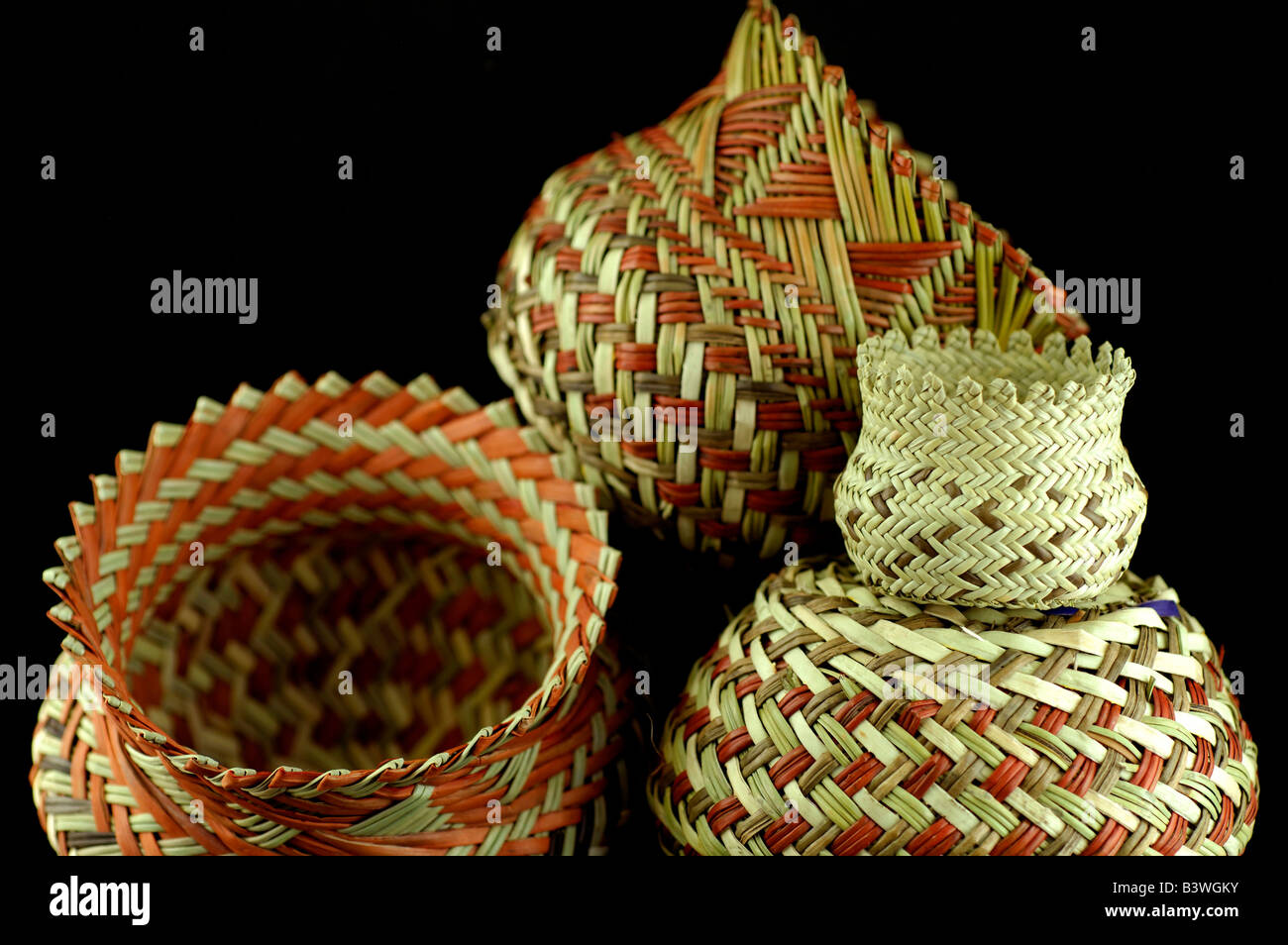 Mexico Estado De Chihuahua La Barranca Del Cobre Artesanias Indigenas Tarahumaras Cestas Tradicionales Liberados De La Propiedad Fotografia De Stock Alamy Mexico Estado De Chihuahua La Barranca Del Cobre Artesanias Indigenas Tarahumaras Cestas Tradicionales Liberados De La Propiedad Fotografia De Stock Alamy