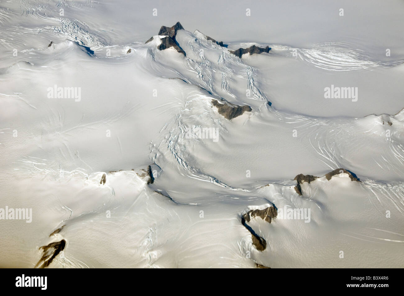 Los glaciares de Groenlandia y de nunataks, East coast ANTENA, desde jet comercial Foto de stock