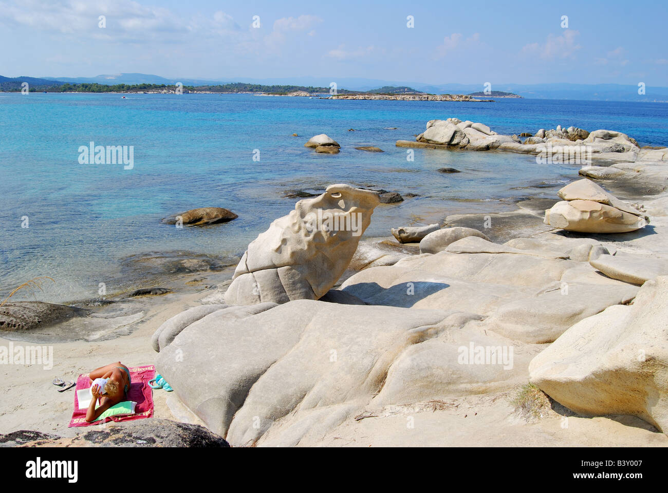 Formaciones rocosas, Kariti playa, Vourvourou, península de Sithonia, Chalkidiki, Macedonia Central, Macedonia, Grecia Foto de stock
