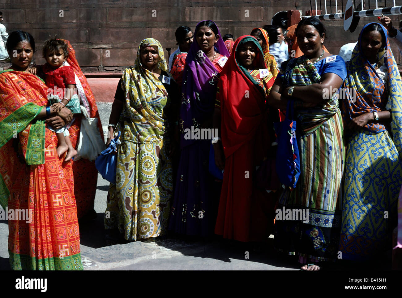 Geografía / viajes, India, gente, grupo de mujeres indias, ropa de colores, sari, , Foto de stock
