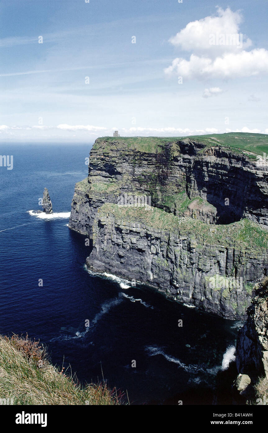 Geografía / viajes, Irlanda, en el condado de Clare, west coast, la costa, los acantilados de Moher, VIEW POINT Branaunmore, costas acantiladas, coastlin Foto de stock