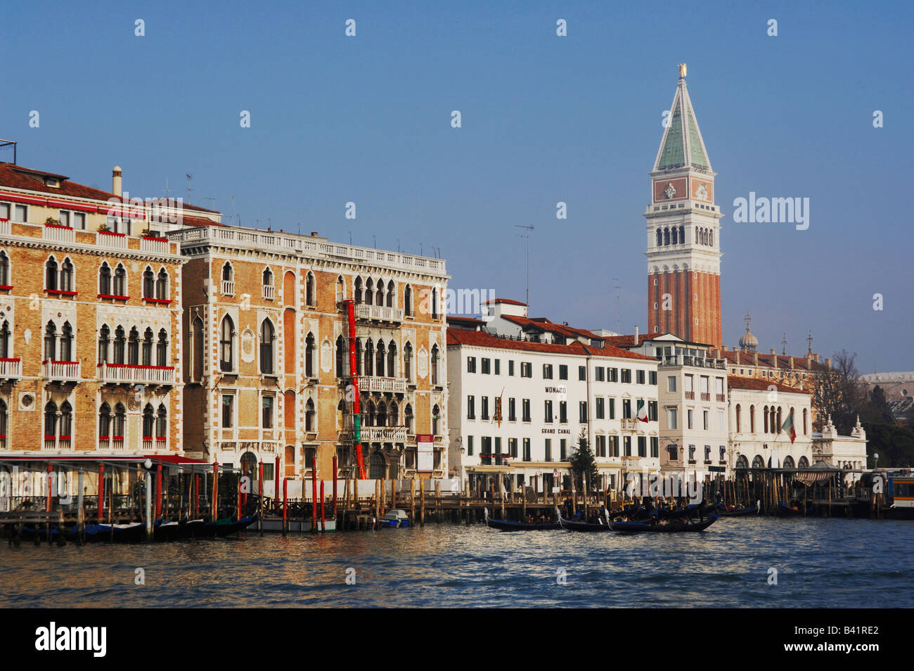 Bahía de Venecia y el Palazzo Ducale di Venezia Palacio Ducal Venecia Italia Europa Foto de stock