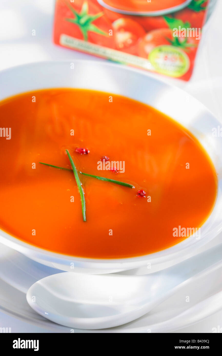 Sopa de tomate de un paquete Foto de stock