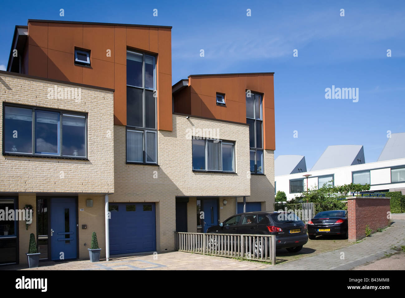 La arquitectura moderna casas Lelystad Nederland Foto de stock