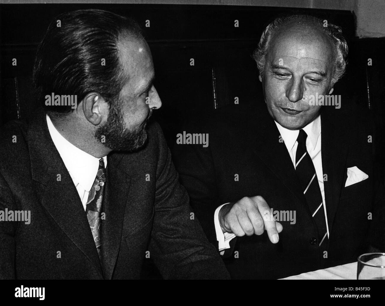 Scheel, Walter, 8.7.1919 - 24.8.2016, político alemán (FDP), Ministro Federal de Asuntos Exteriores 1969 - 1974, de duración media, con Hans Arnold Engelhard, Munich, 25.5.1971, Foto de stock