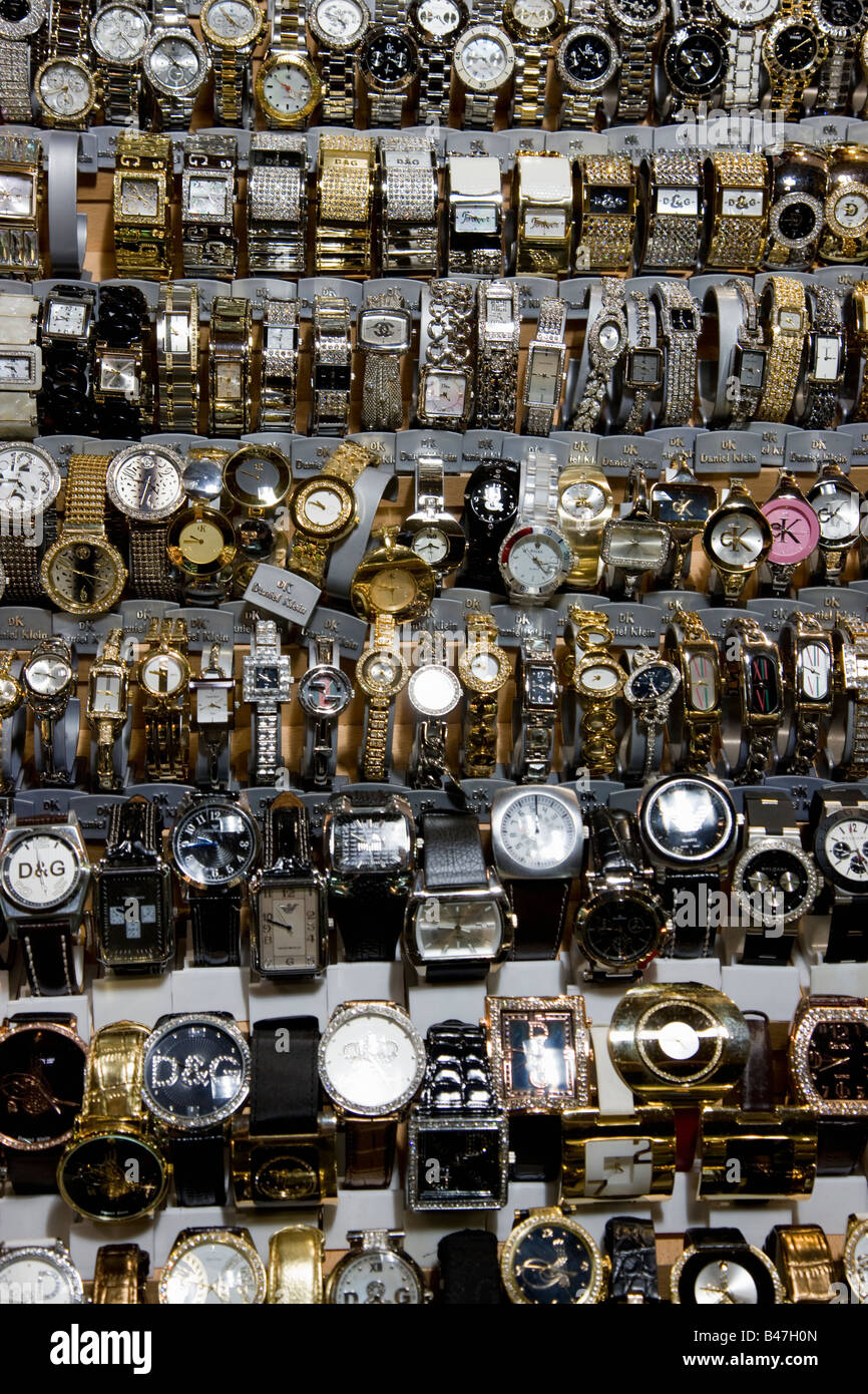 Turquia Estambul falsos relojes Fotografía de stock - Alamy