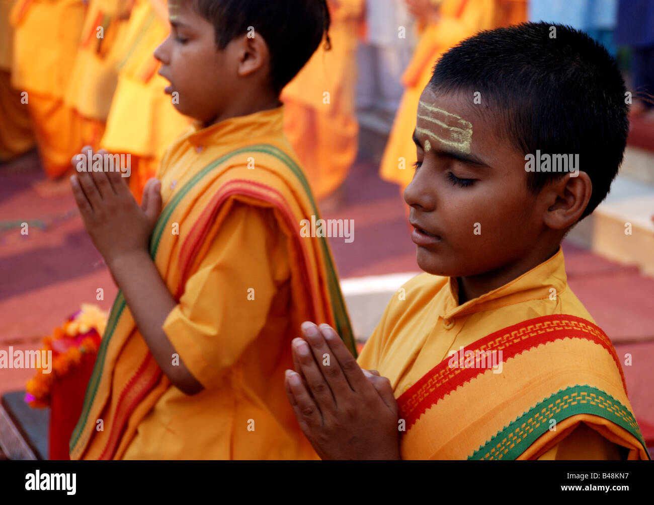 Este artículo es acerca del Hinduismo Puya o pooja Foto de stock