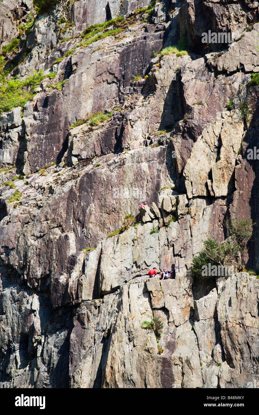 Escaladores Llanberis Pass de Snowdonia Gales Foto de stock