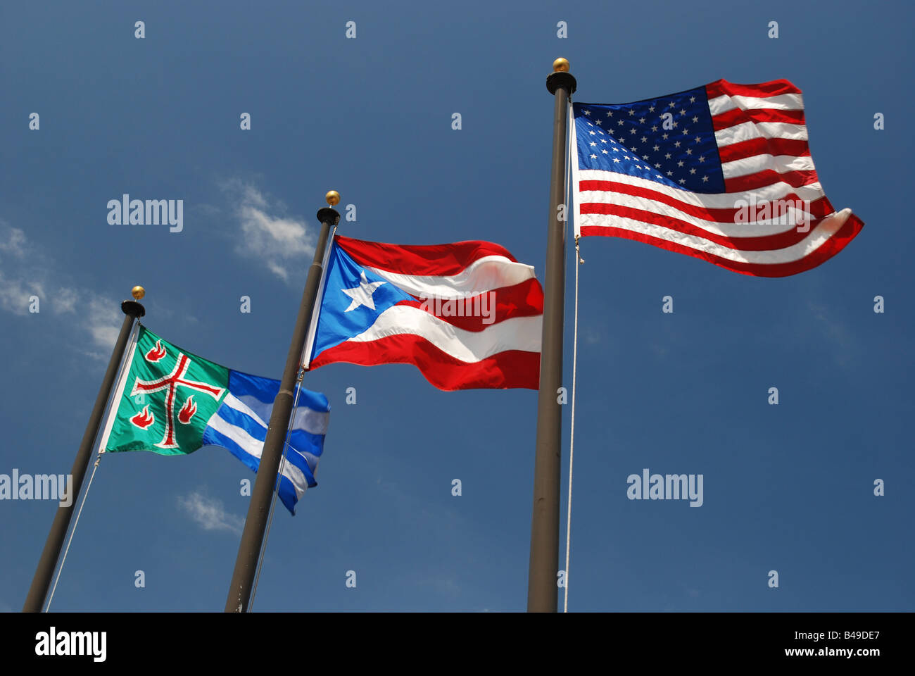 Las banderas de Mayagüez, Puerto Rico y los Estados Unidos de América