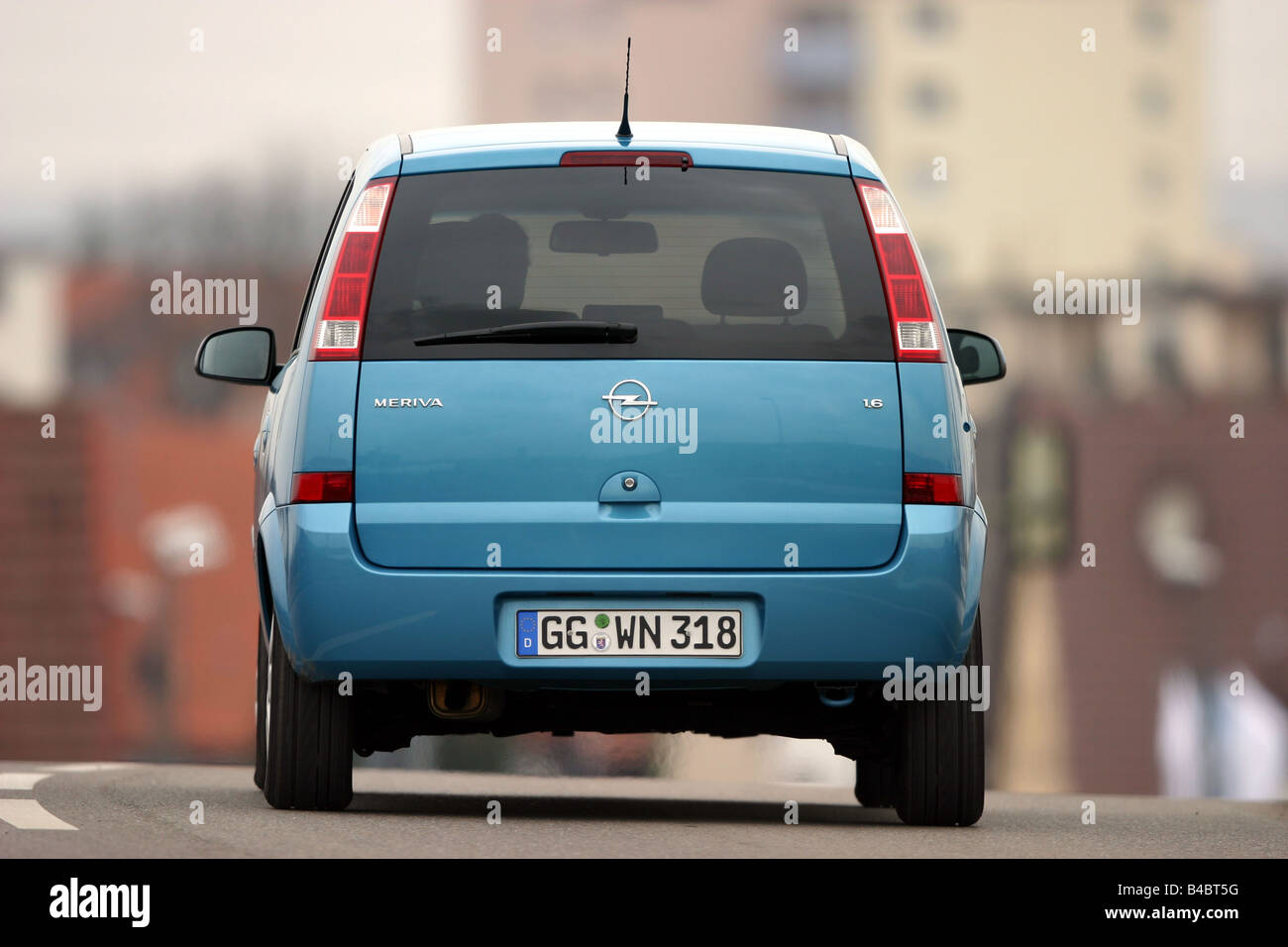 Opel meriva 1 6 cosmo fotografías e imágenes de alta resolución - Alamy