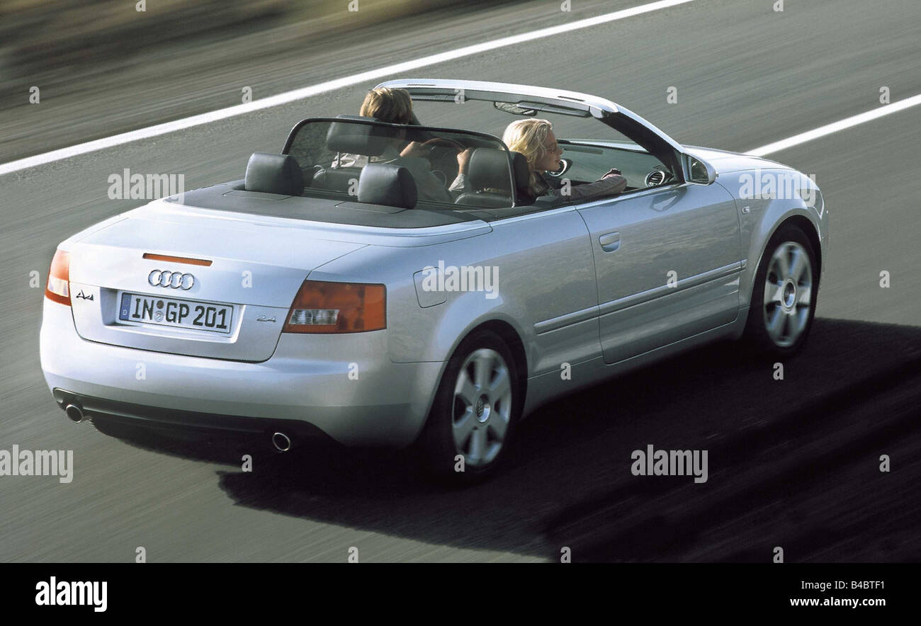 Coche, Audi A4, convertible, modelo del año 2000-, la diagonal desde la  parte posterior, conducción, plata, ams 03/2002, Seite 160 Fotografía de  stock - Alamy