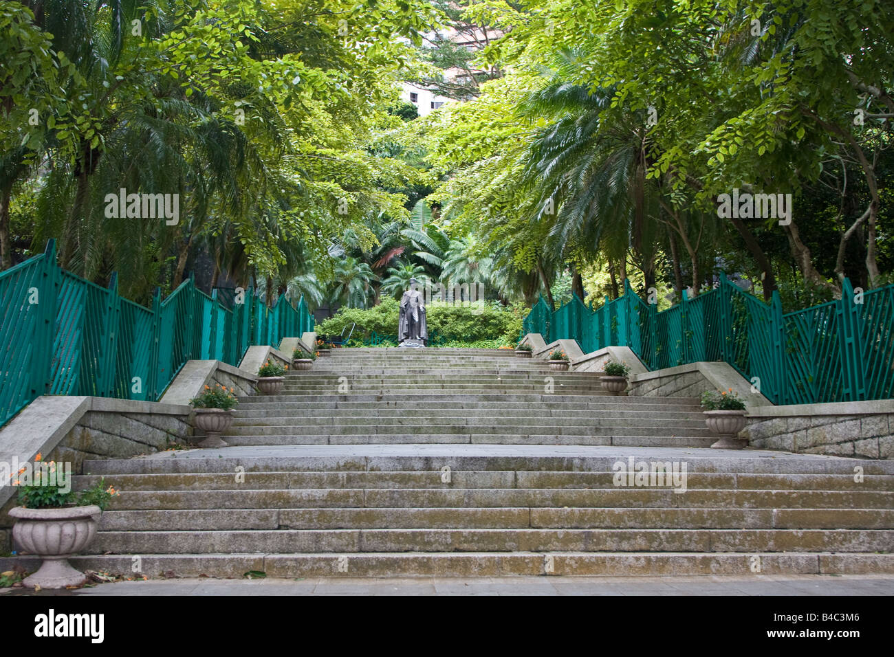 Estatua del rey George VI, Hong Kong zoológicos y jardines botánicos, Central, Hong Kong Foto de stock