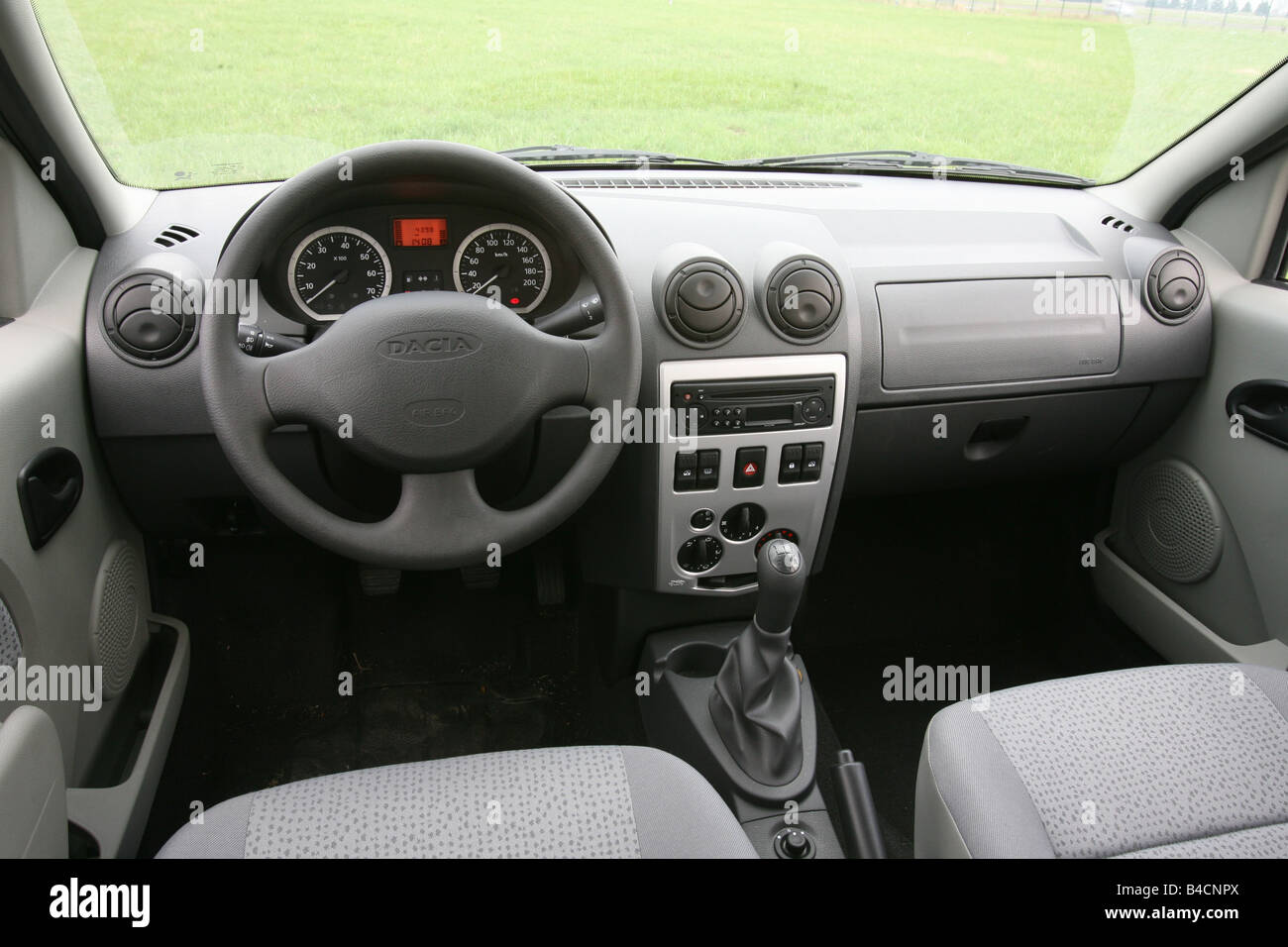 Dacia Logan 1.5 dCi, modelo del año 20056, plata, gris claro, vista  interior, vista desde el interior, la cabina, técnica/accesorios,  descriptor de acceso Fotografía de stock - Alamy