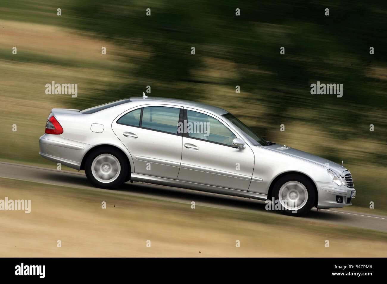 Mercedes e 220 cdi fotografías e imágenes de alta resolución - Alamy