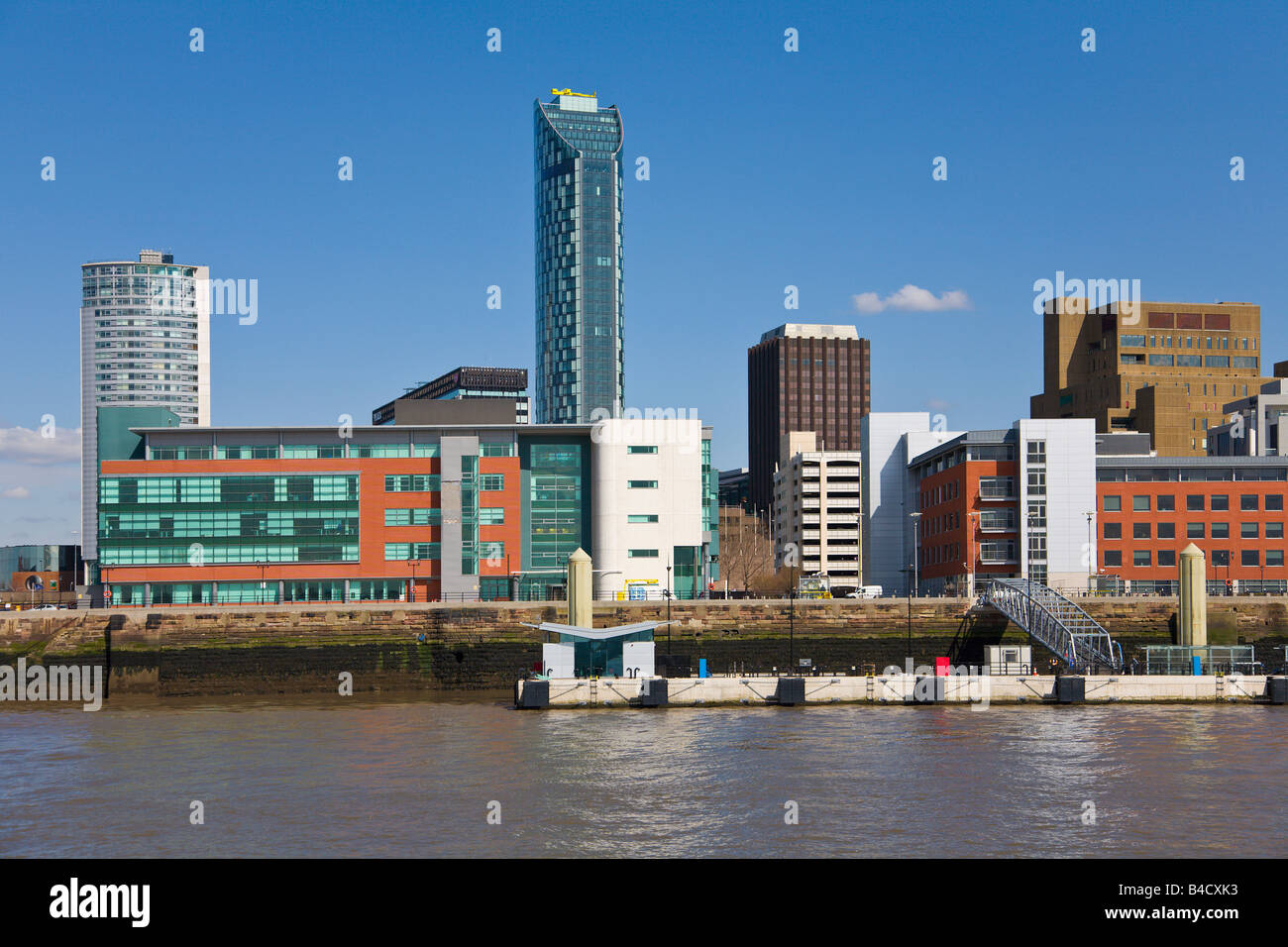 Los nuevos edificios, el horizonte de Liverpool, Inglaterra Foto de stock