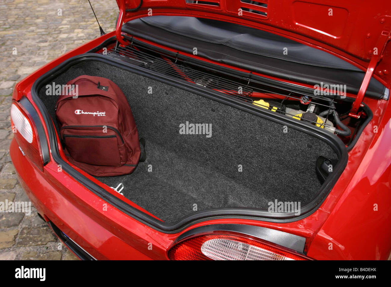 Coche, MG MGTF, convertible, modelo del año 2002-, rojo, ver en el maletero, técnica/accesorios, accesorios Foto de stock