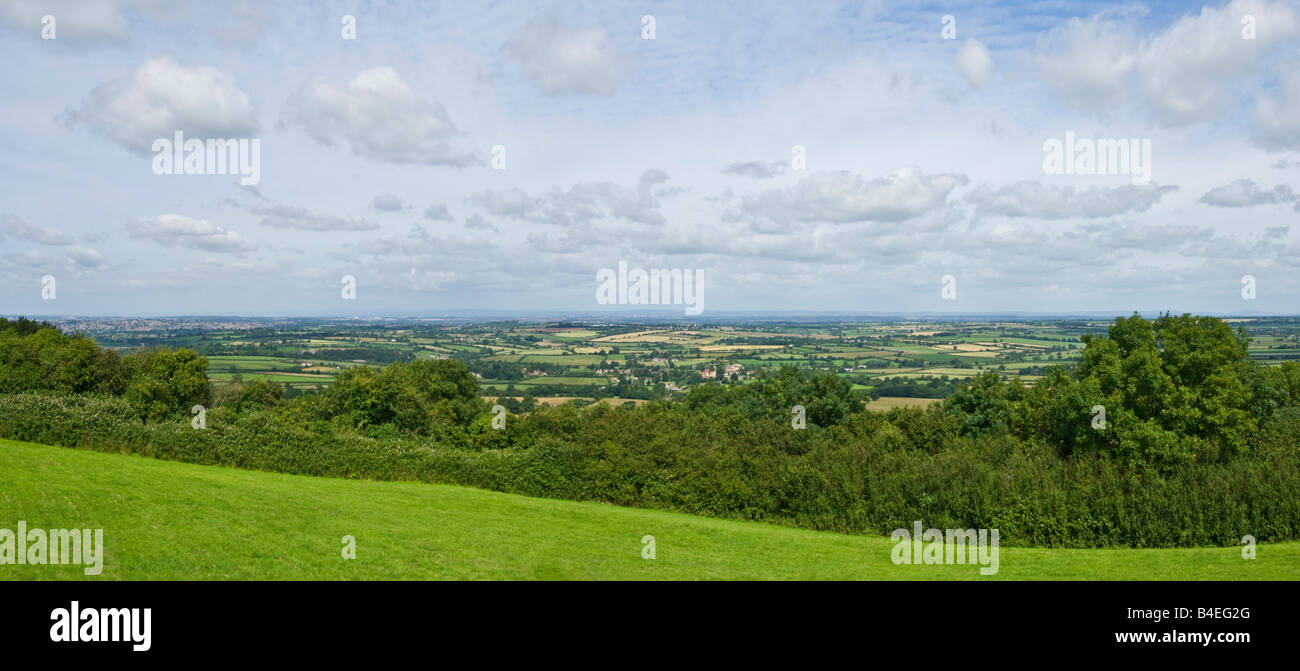2 imagen panorámica de cosido del río Avon Valley, a las afueras de Bath en la izquierda y la típica campiña inglesa. Foto de stock