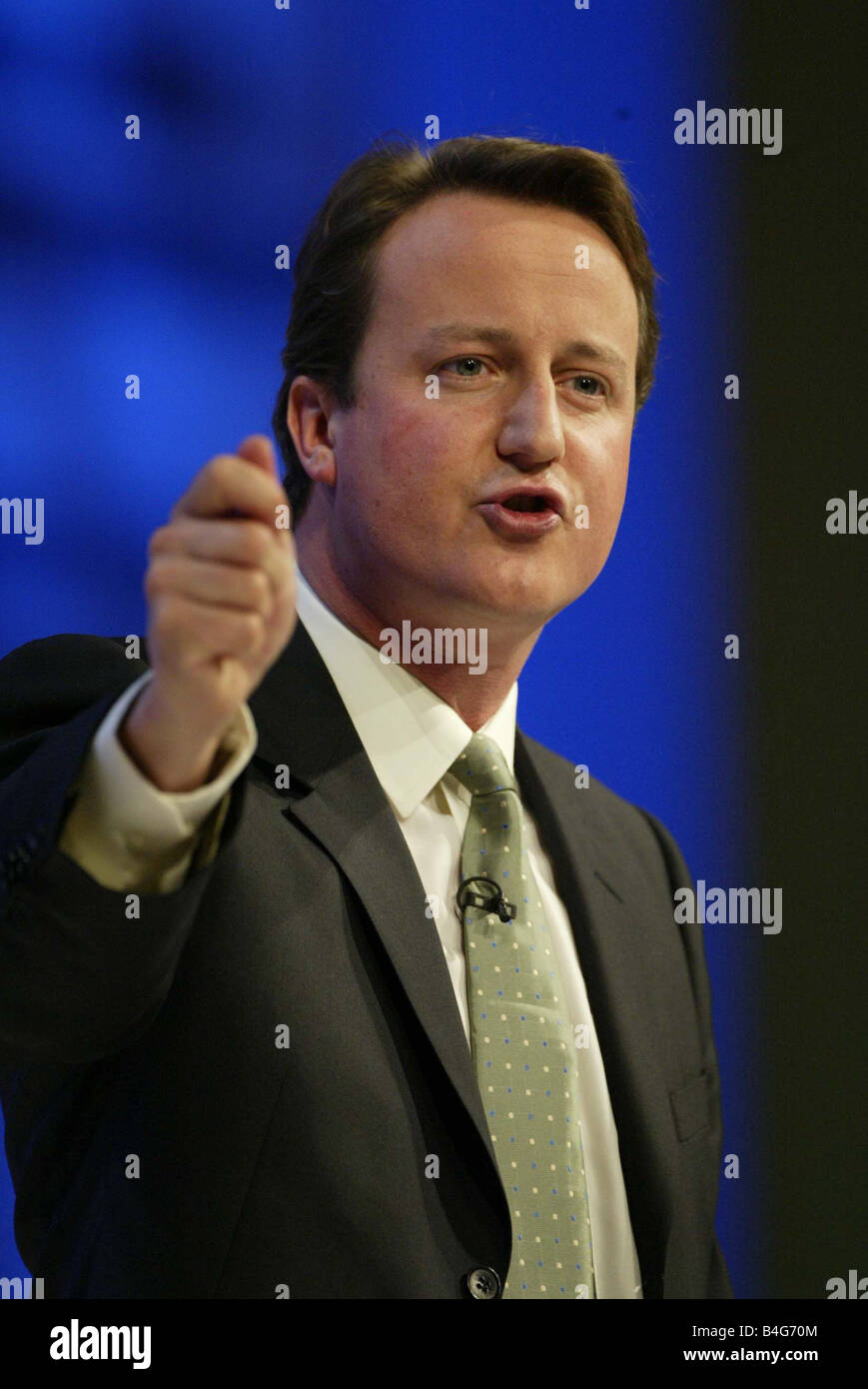 2005 aspirante a dirigente del partido Conservador, David Cameron, visto aquí pronunciara su discurso en la conferencia del partido, celebrada este año en Blackpool Cameron el más joven de los candidatos pasó a ganar los siguientes dos rondas de la competición para convertirse en líder del partido de octubre de 2005. Foto de stock