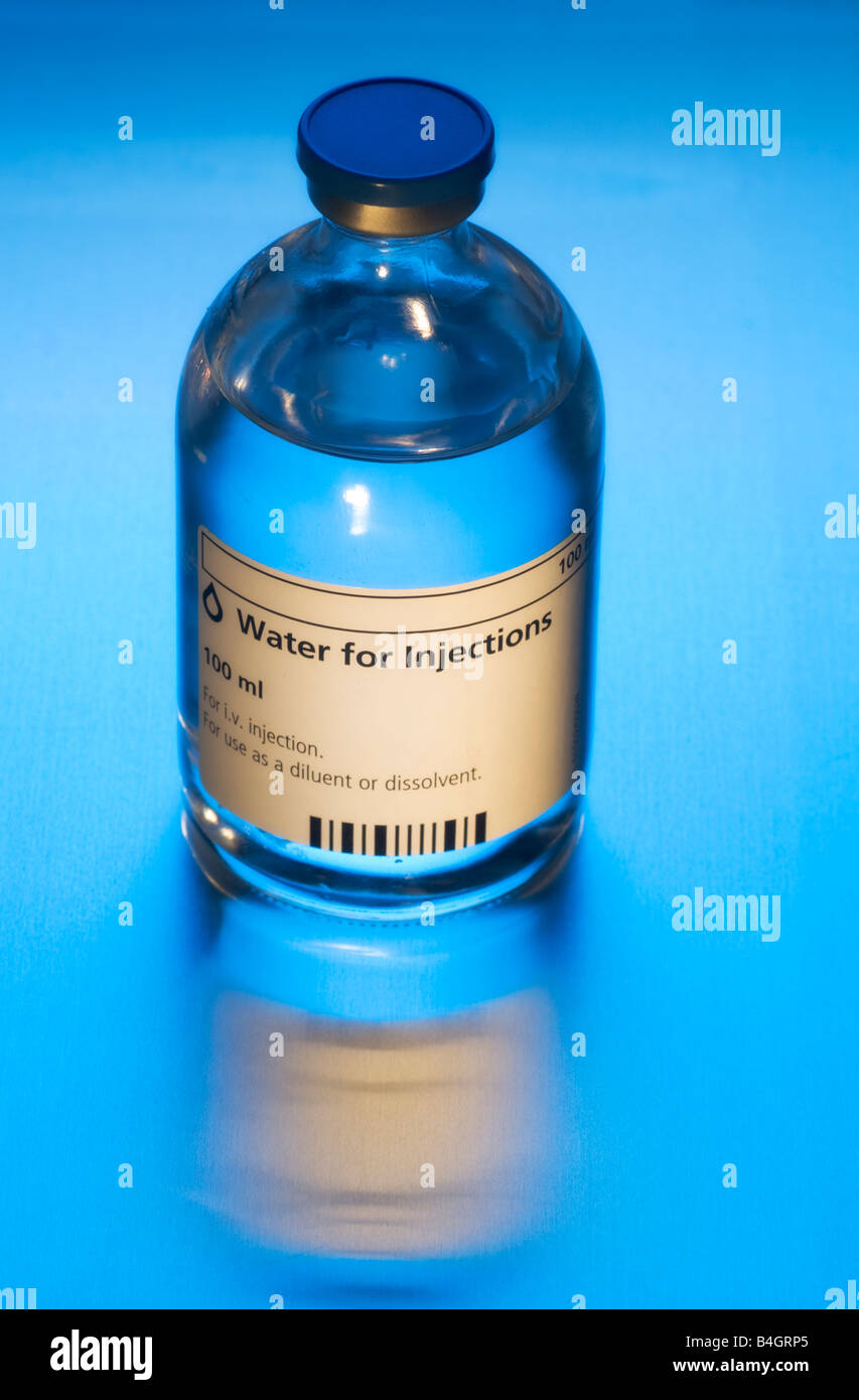 Agua estéril para inyección Fotografía de stock - Alamy