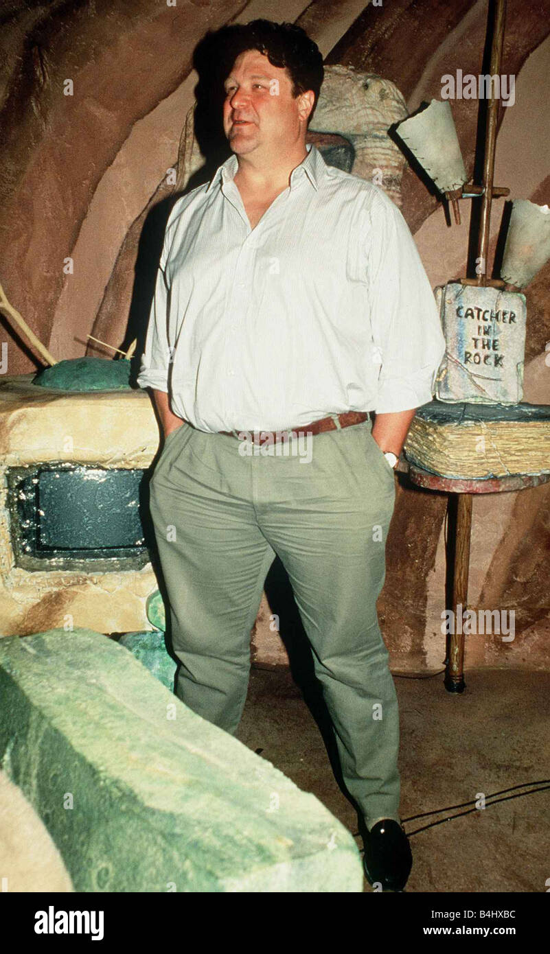 John Goodman Películas Y Programas De Televisión John Goodman actor en el set de la película Los Picapiedra 1994 Fotografía  de stock - Alamy