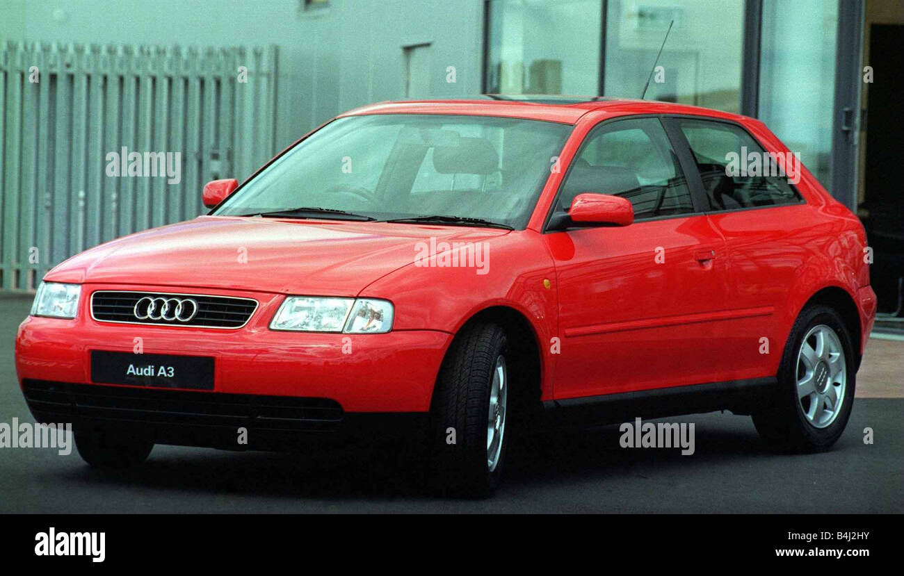Audi A3 coupe rojo Junio 1997 Fotografía de stock - Alamy