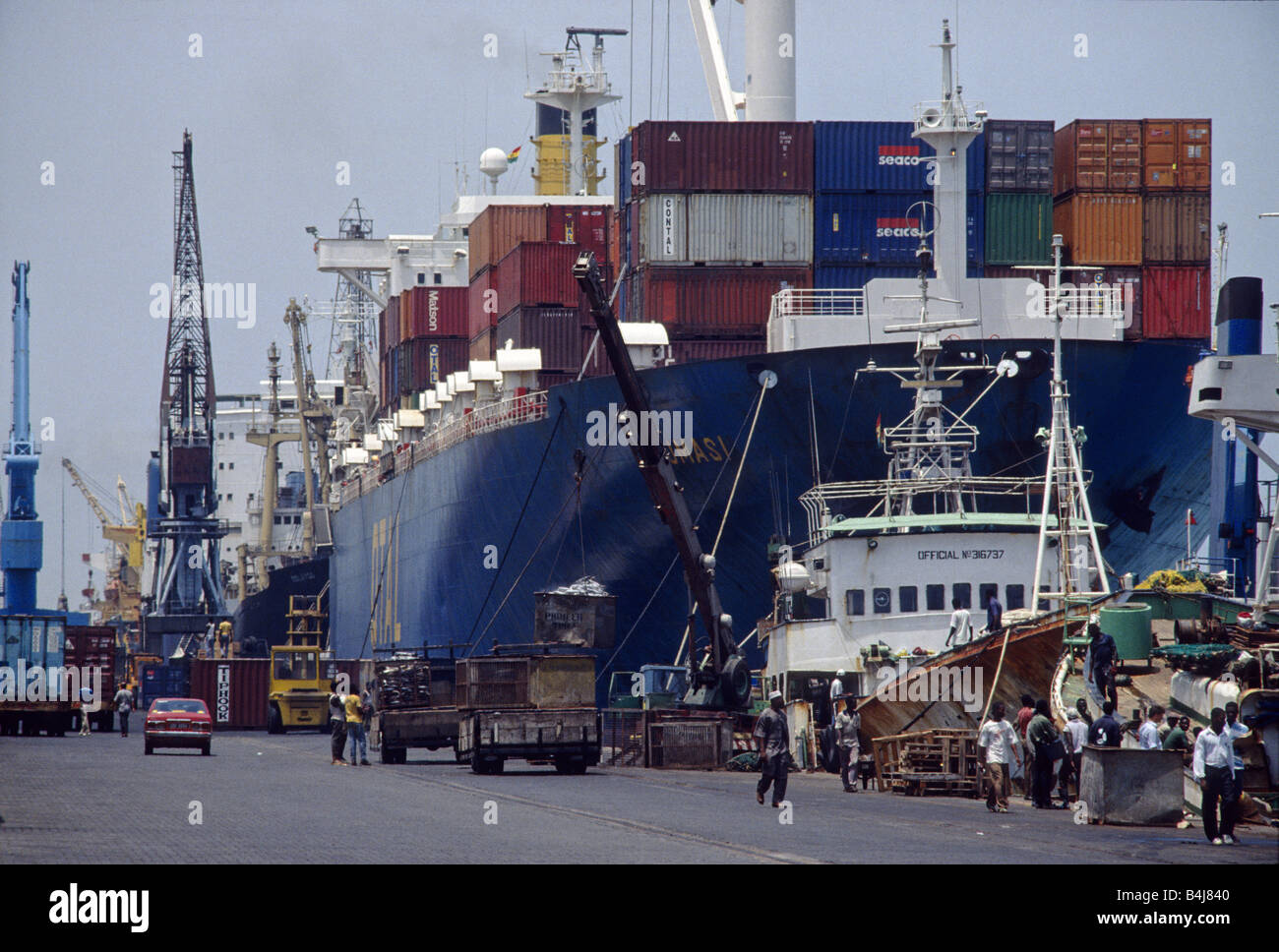 Buque Ro-Ro Kumasi' en el puerto de Tema, en Ghana Fotografía de stock -  Alamy