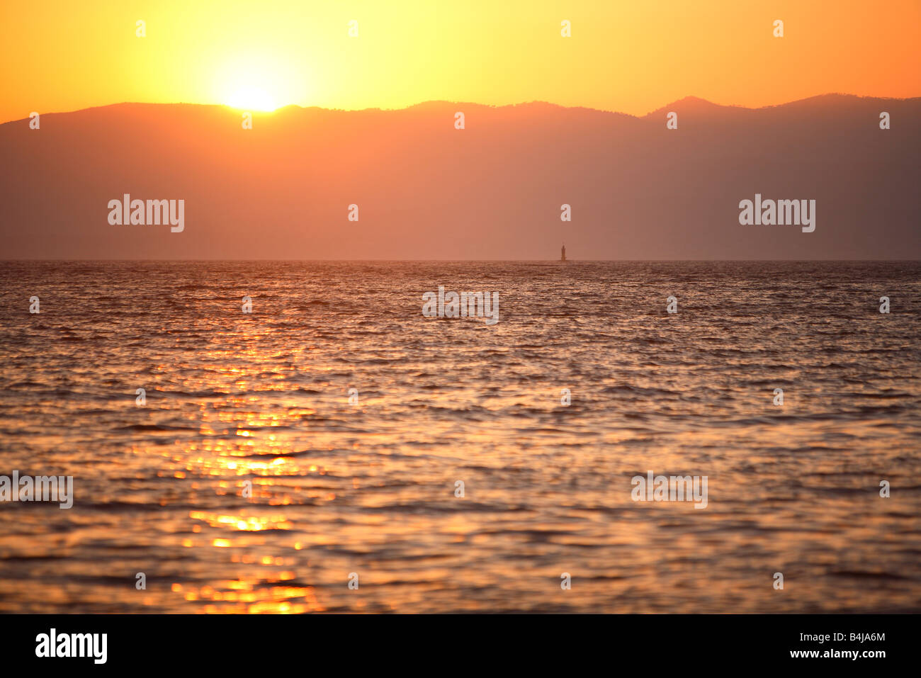 Zona de Cesme, Izmir, Turquía, la isla de Khios, Chios, Grecia, visto desde  Turquía Fotografía de stock - Alamy