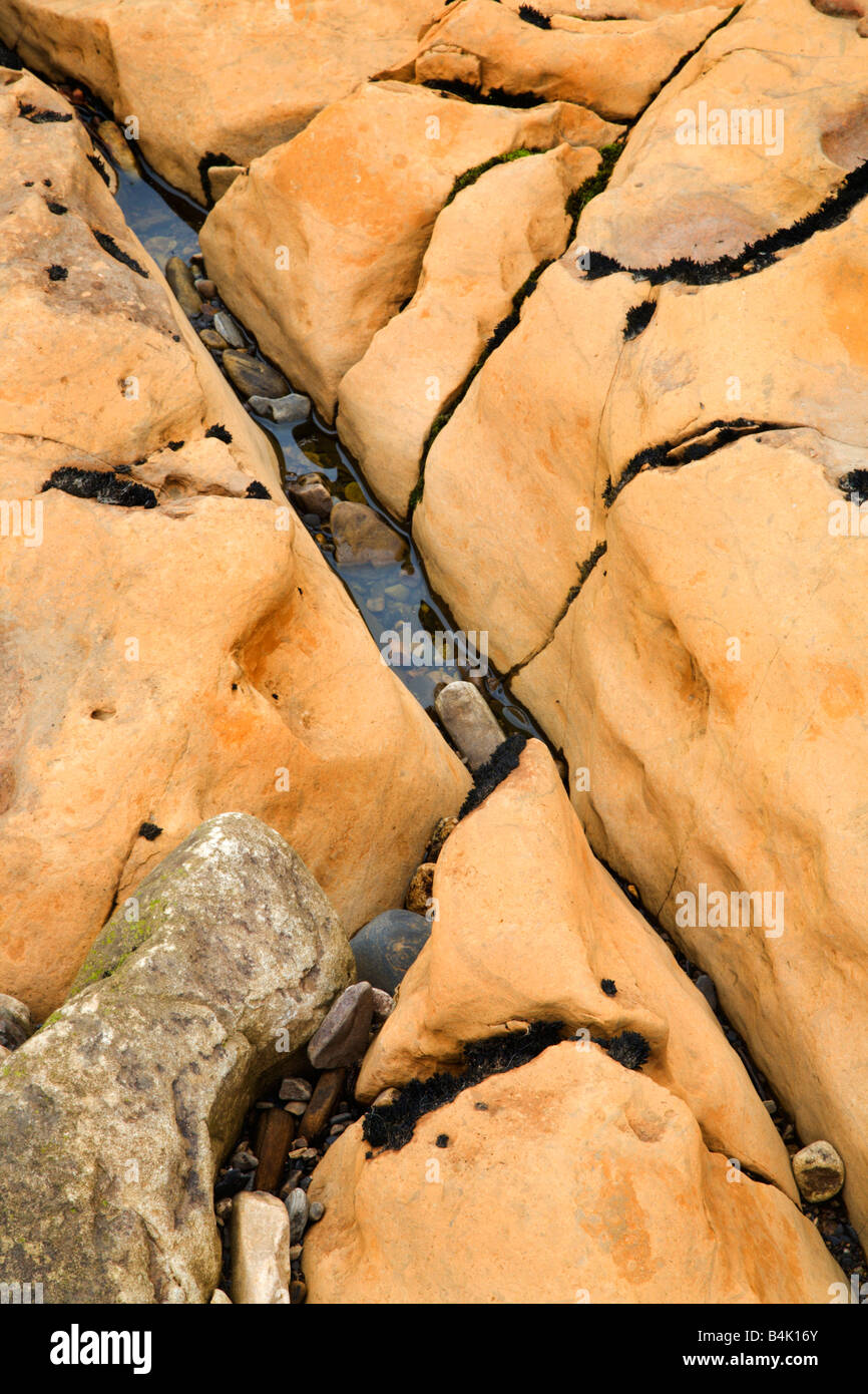 Detalle de roca sobre el río Swale cerca de Keld Swaledale Yorkshire Dales Foto de stock