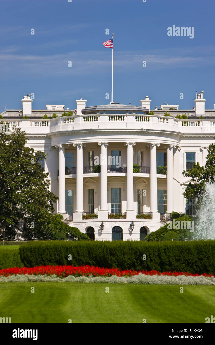 WASHINGTON DC, ESTADOS UNIDOS - La Casa Blanca, el pórtico sur y sur de césped. Foto de stock