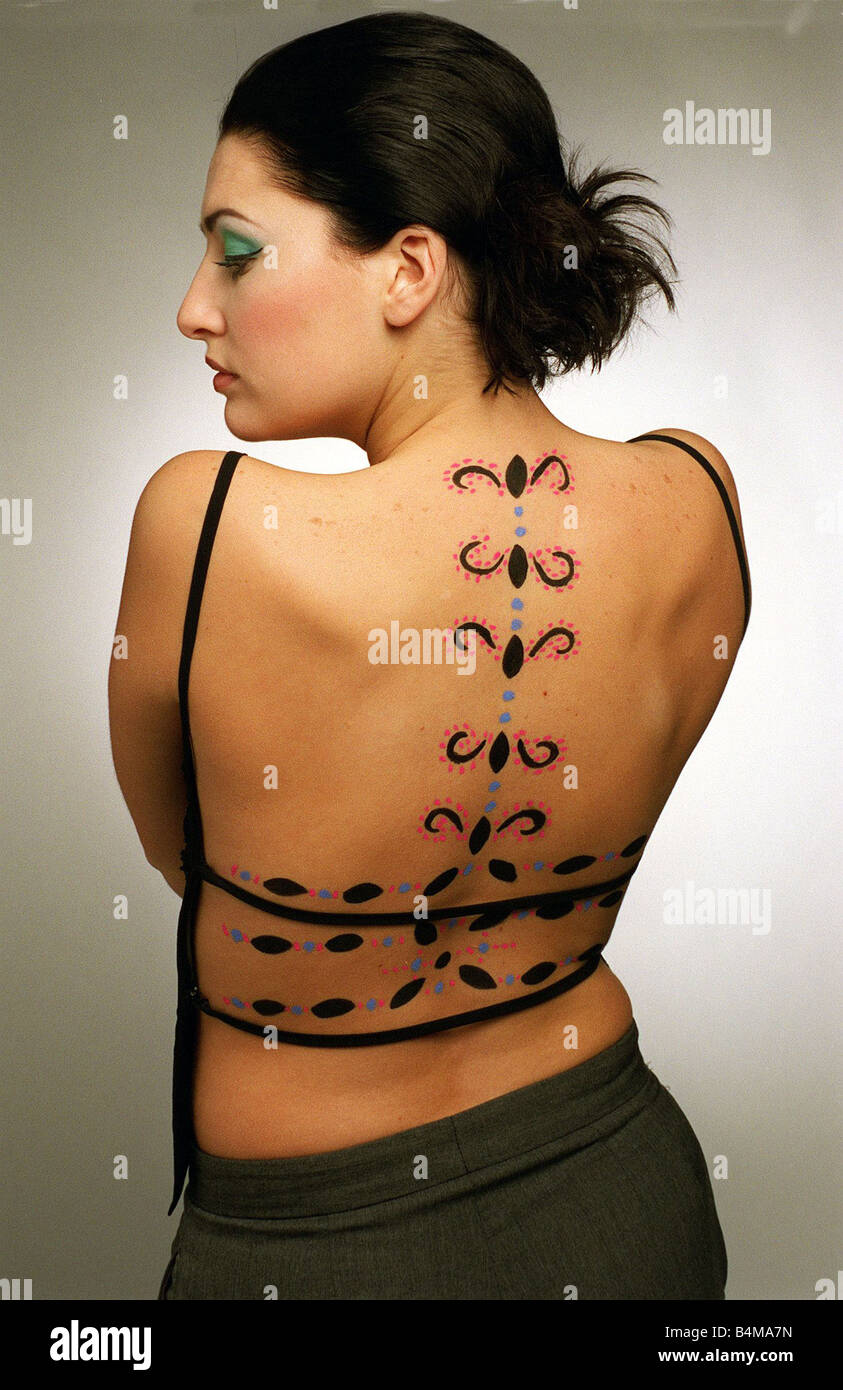 Pintura corporal característica de enero de 2000 constituyen el artista Karen Bowen Foto de stock